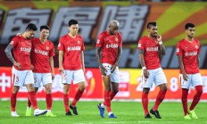 瓦力棋牌游戏-包含败者风范！榜首之争，恒大铁卫化身全队功臣的词条