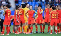 瓦力棋牌游戏-国际女足赛场上的中国队崭露头角