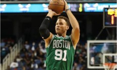 瓦力棋牌游戏-汉堡队逆风翻盘，实现连胜纪录