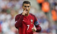 瓦力棋牌游戏-南美铁血与西甲锋芒，乌拉圭的强压哲学与迪亚斯的德比神话