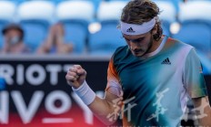 瓦力棋牌游戏-澳网横扫联合杯，西西帕斯关键制胜