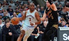 瓦力棋牌app-猛龙绝杀雄鹿，登上东部决赛宝座！