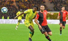 瓦力棋牌app-南特主场失利，保级之路蒙阴累累