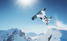 瓦力官网-平行时空的体育穿越夜，西甲硝烟未散，CBA狂潮已至