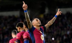 瓦力官网-包含巴萨中场组织稳定，助球队连胜的词条