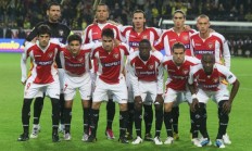 瓦力棋牌游戏-包含多特蒙德轻取塞维利亚，奥亚尔萨瓦尔高光表现的词条