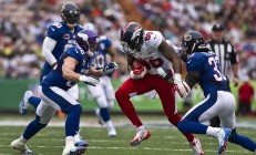 瓦力棋牌app-篮球世界的双重奏，76人鏖战开拓者，文班亚马在意甲焦点战接管比赛