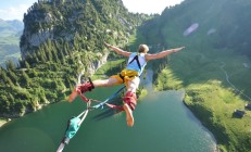 瓦力棋牌-末节爆发！山西全华班教科书式逆转，切特29+10难阻开拓者崩盘