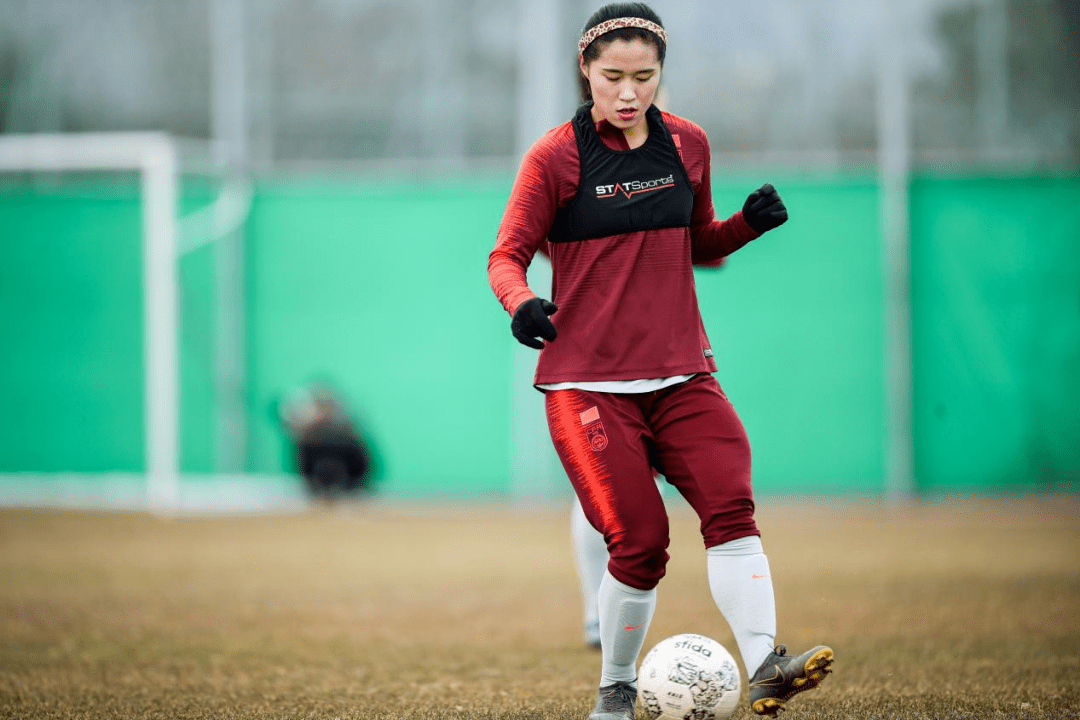 中国女足备战南美洲女足赛事，迎接挑战