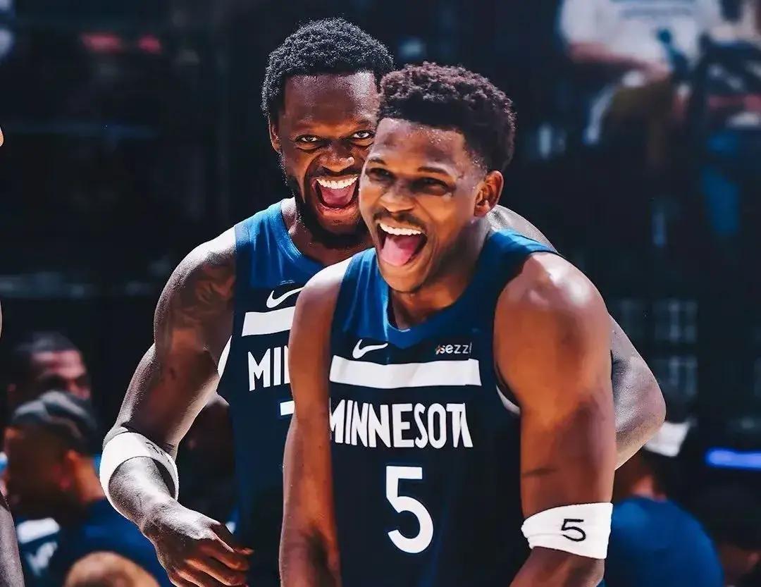 森林狼球星传球高难度,展现突出组织能力 森林狼球星传球高难度,展现突出组织能力