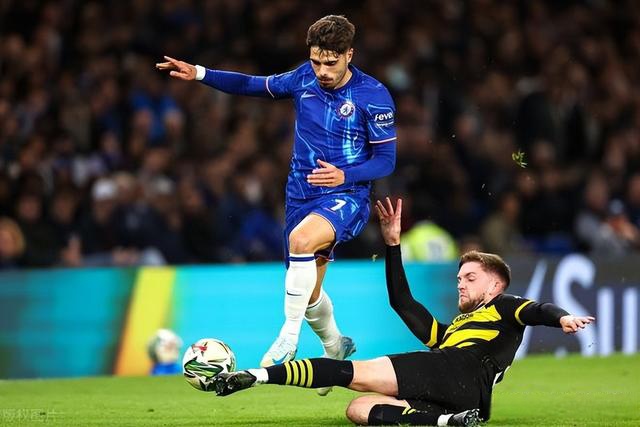 切尔西轻松过关,蓝军展现强大实力 切尔西轻松过关,蓝军展现强大实力