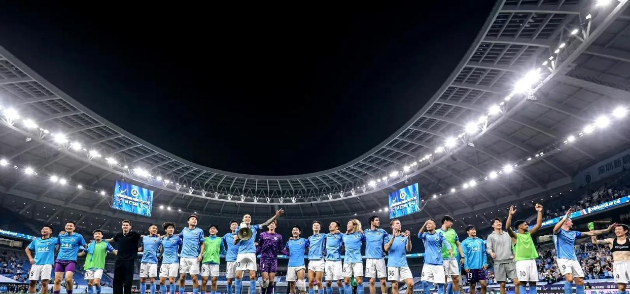 包含捷克队实现逆袭,赢得胜利,球迷欢呼不已的词条 包含捷克队实现逆袭,赢得胜利,球迷欢呼不已的词条