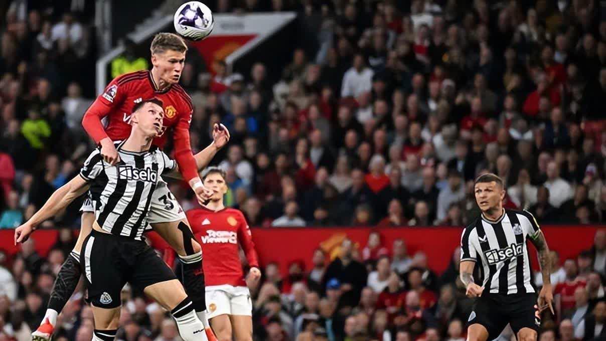 曼联大败如泥,球队距离前四差距甚远 曼联大败如泥,球队距离前四差距甚远