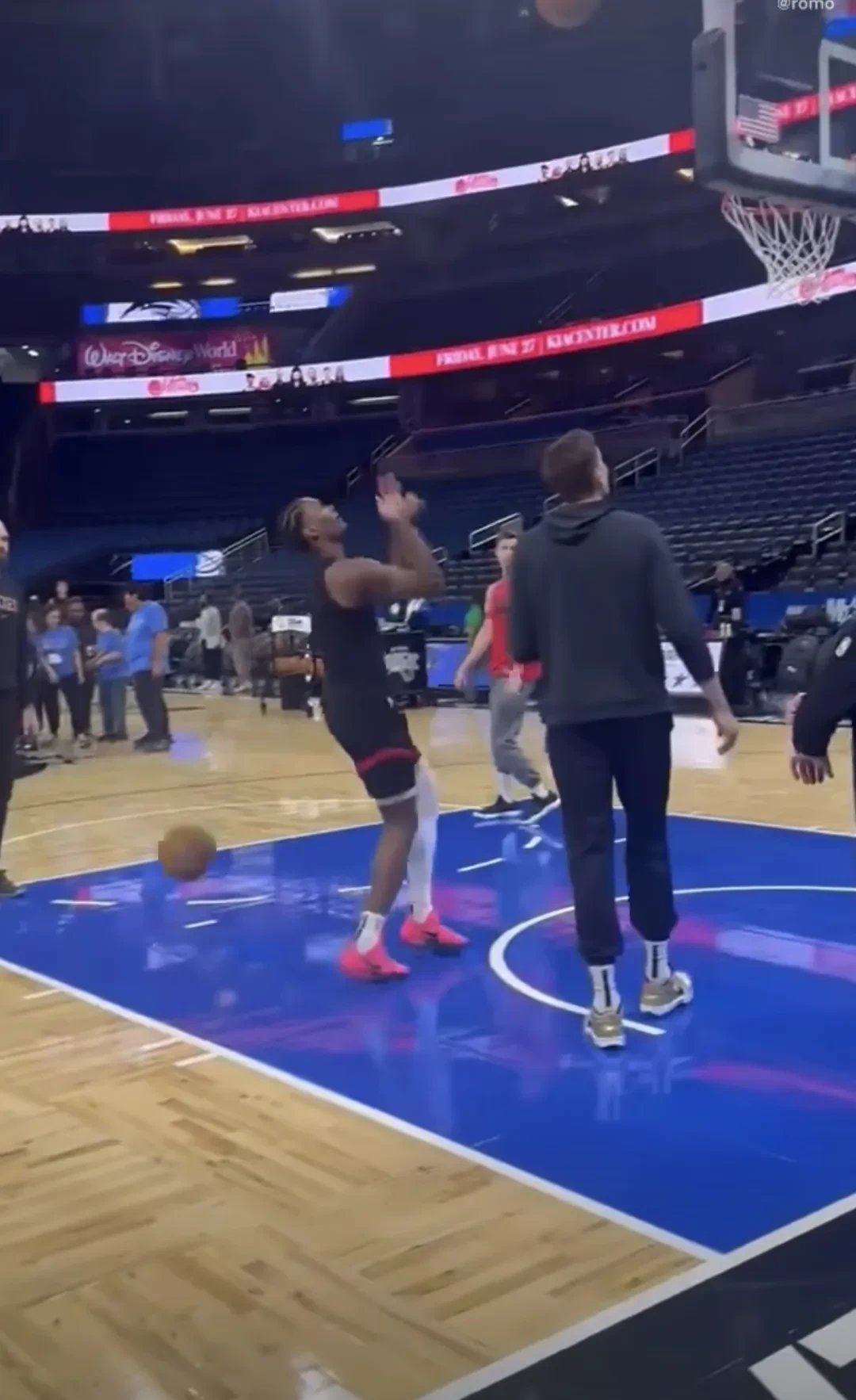 火箭队球星因伤缺席近期比赛 火箭队球星因伤缺席近期比赛