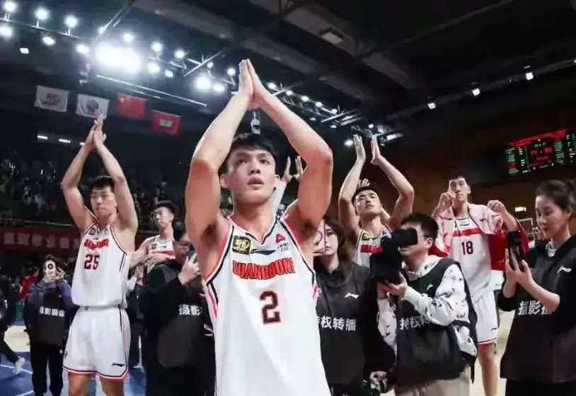 张卫平担任国家男篮主教练,改观球队 张卫平担任国家男篮主教练,改观球队