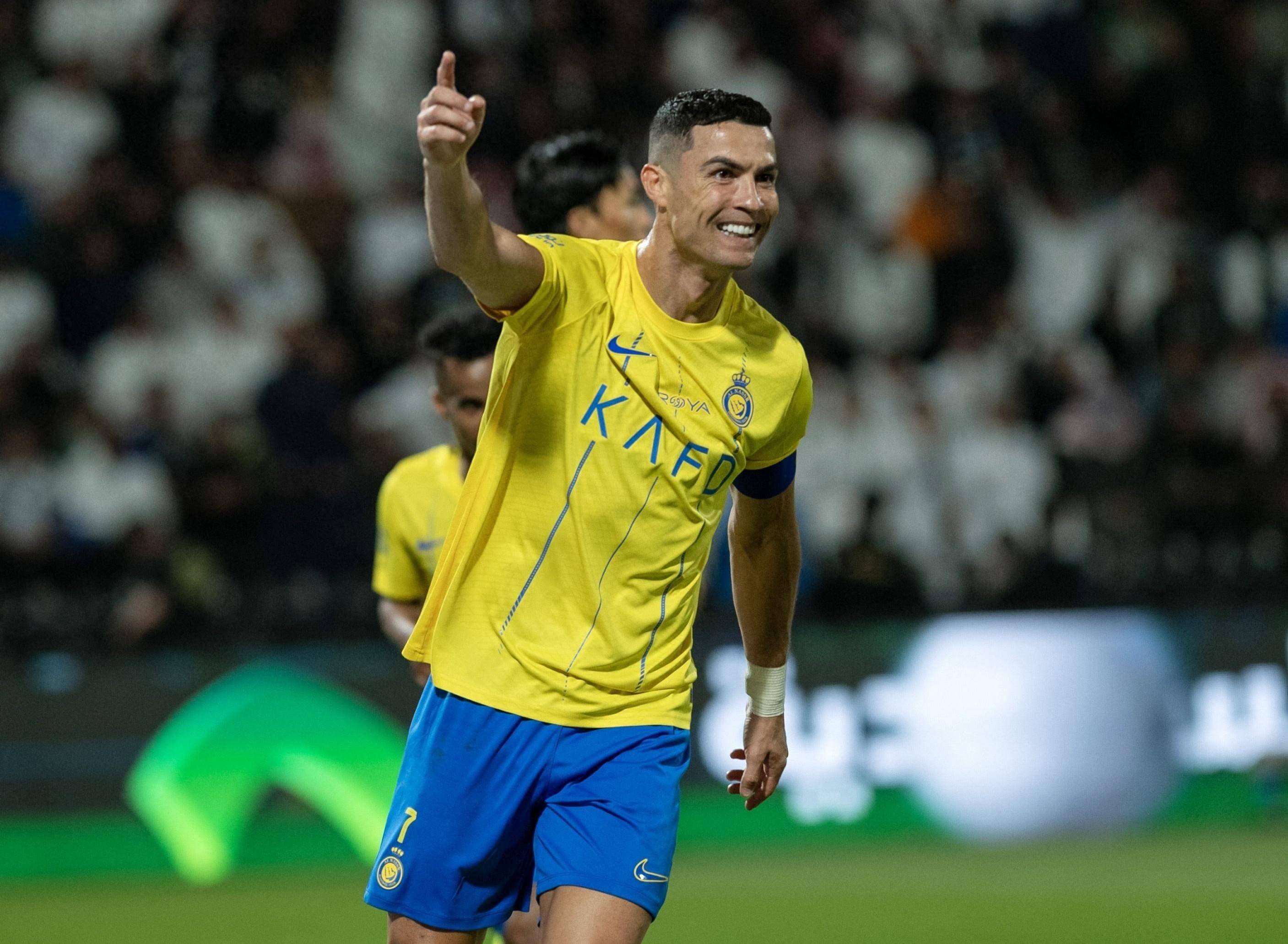 球星们在赛场上的表现令人赞叹！