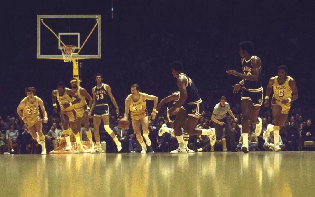 实力强队遭遇阻碍,难以取得胜利 实力强队遭遇阻碍,难以取得胜利