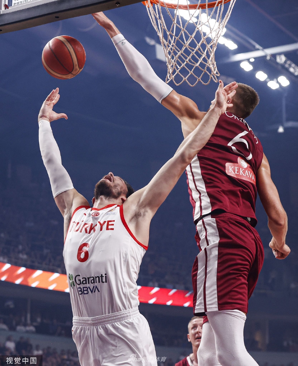 拉脱维亚男篮在对抗巴林队中取得压倒性优势 拉脱维亚男篮在对抗巴林队中取得压倒性优势