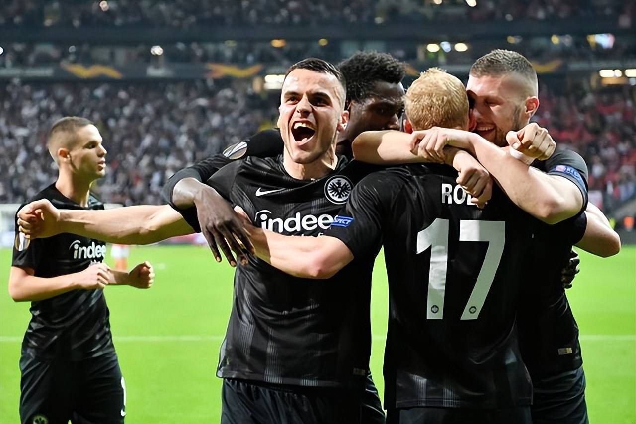 法兰克福主场不敌对手,堪忧 法兰克福主场不敌对手,堪忧