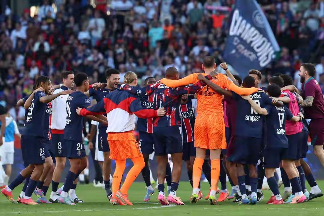 威尔士对阵保加利亚，双方争分夺秒