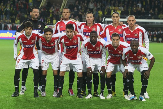 包含多特蒙德轻取塞维利亚，奥亚尔萨瓦尔高光表现的词条