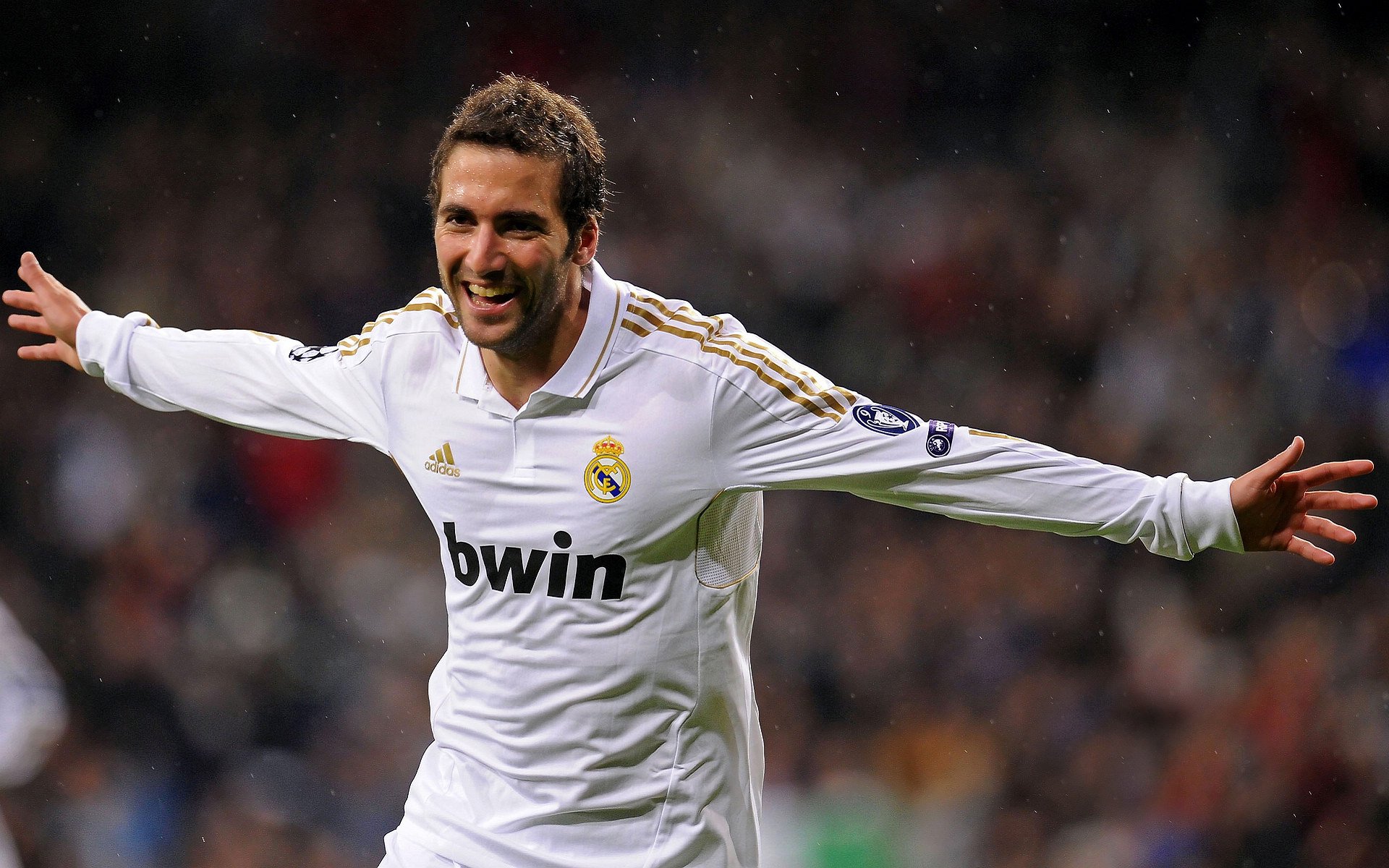 个人王座与团队熔炉,弗拉霍维奇与塞内加尔揭示的足球双重奏